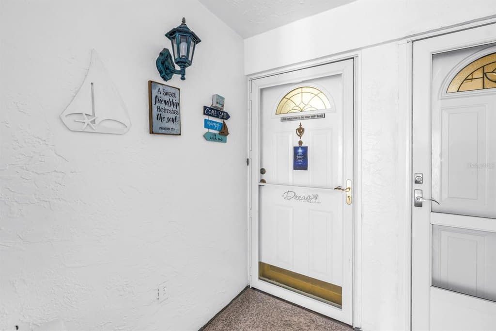 1655 S Highland Ave Apt J187, Clearwater