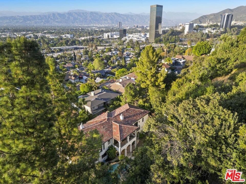 10940 Terryview Dr, Studio City