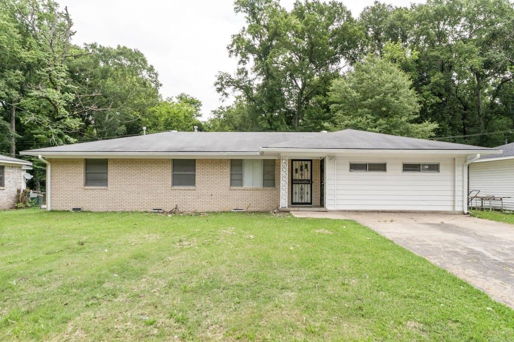 7801 McDaniel Dr, Little Rock