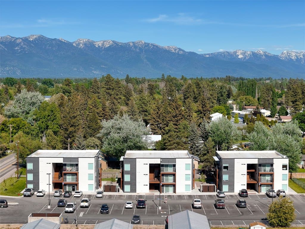 128 E Evergreen Dr, Kalispell