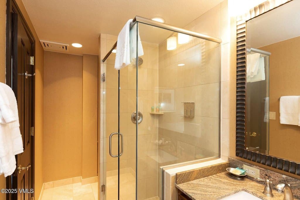 210 Offerson 304 Rd Unit 304-4, Beaver Creek