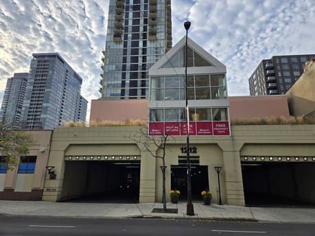 1212 N Lasalle St Unit 1904