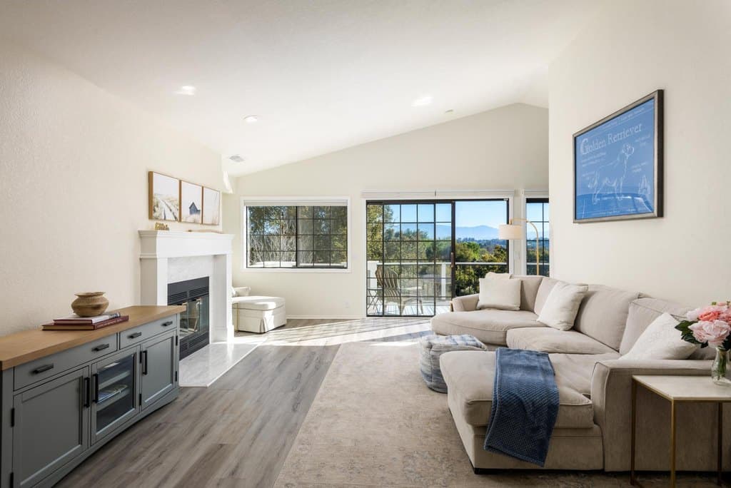 736 Hillside Dr, Solvang