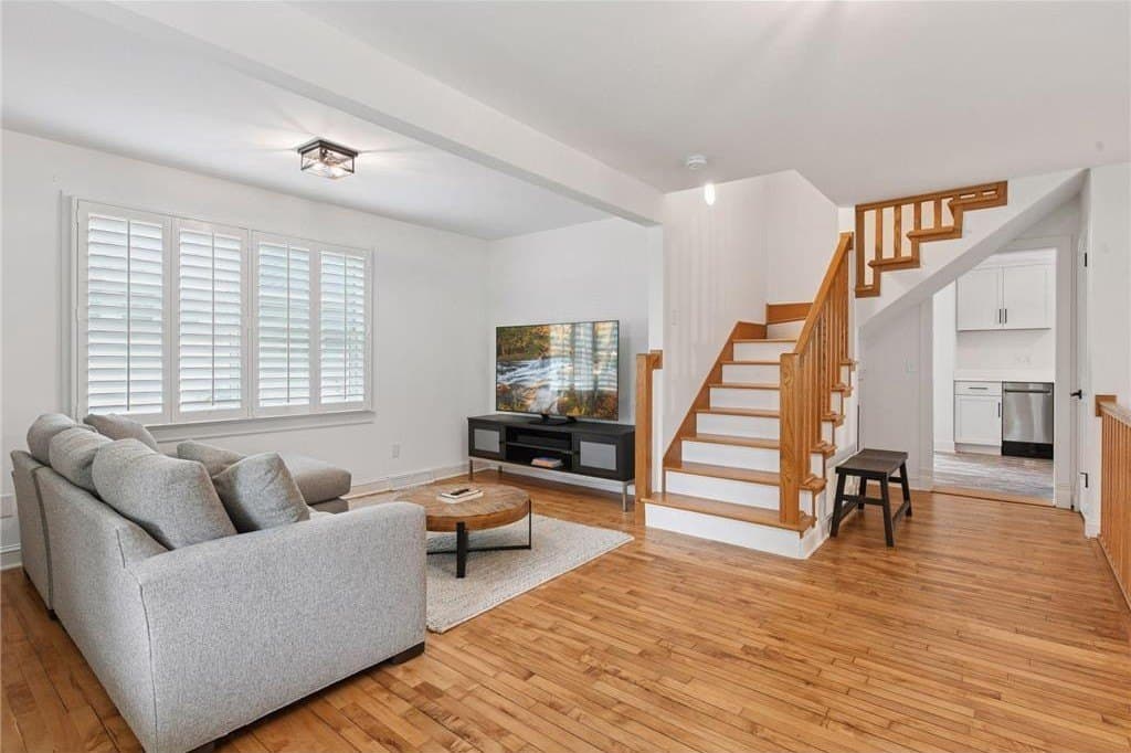 129 Chicago Ave N, Wayzata