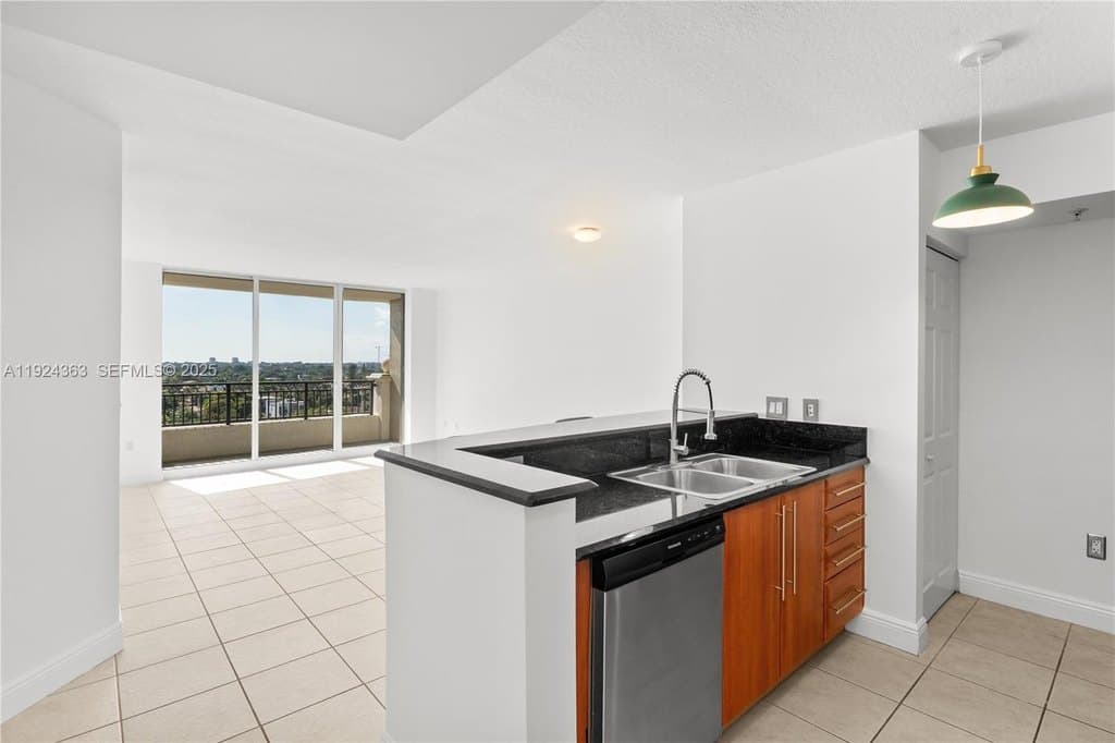 3232 SW Coral Way Unit 905