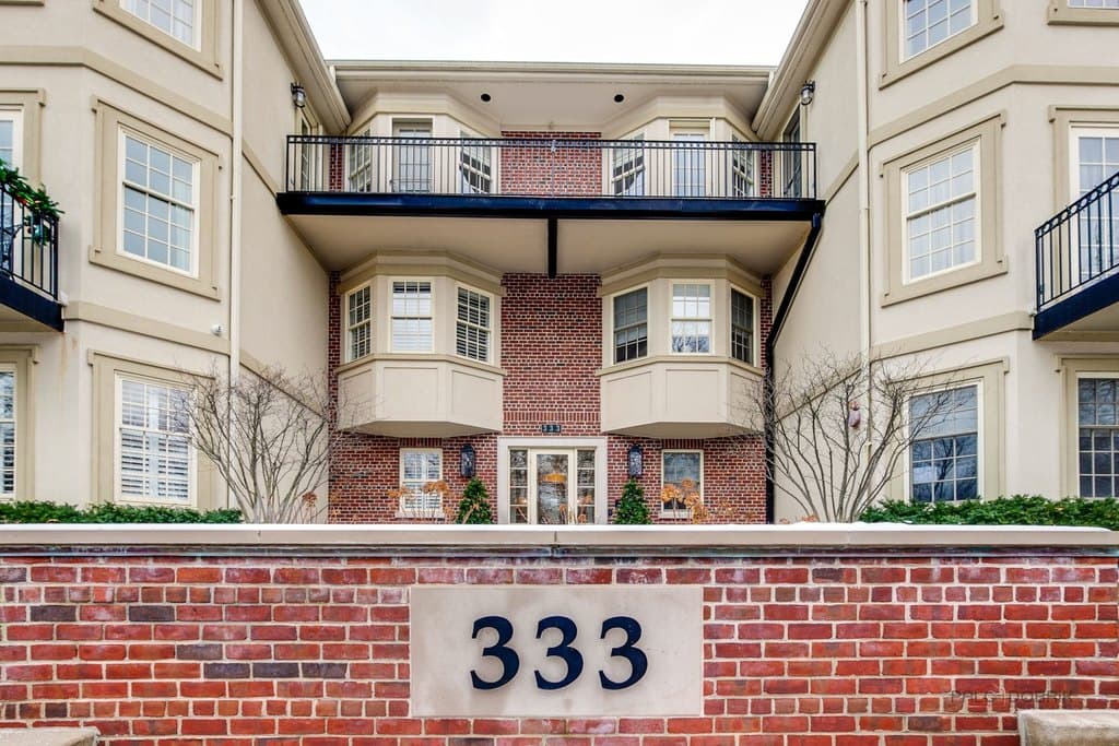 333 E Westminster Rd Unit 3C, Lake Forest