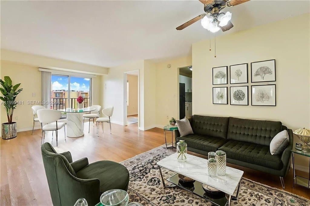 4801 NW 7th St Unit 803-16