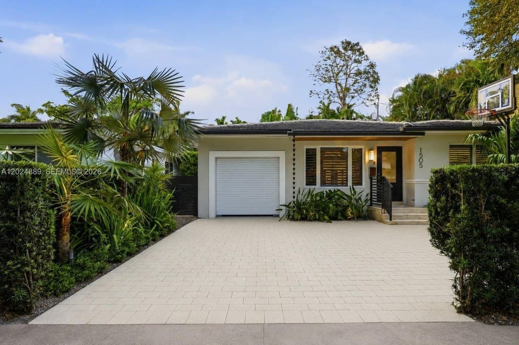 1505 Robbia Ave, Coral Gables
