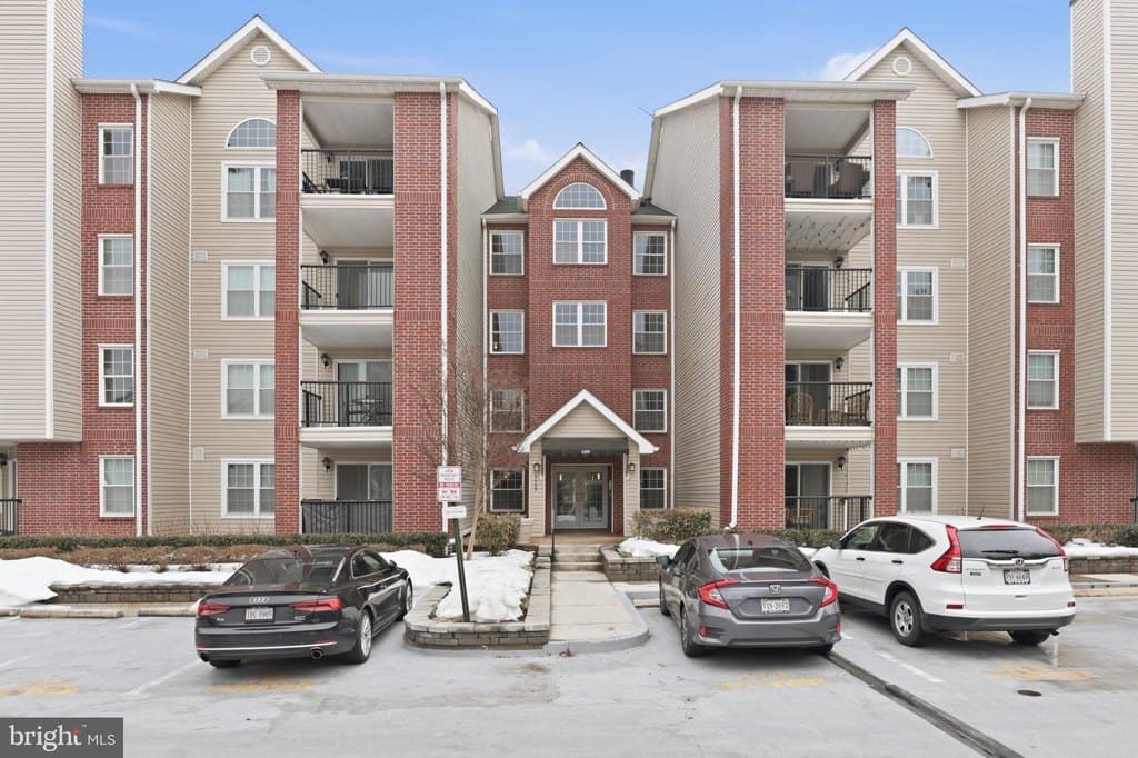 3309 Wyndham Cir Apt 1172, Alexandria