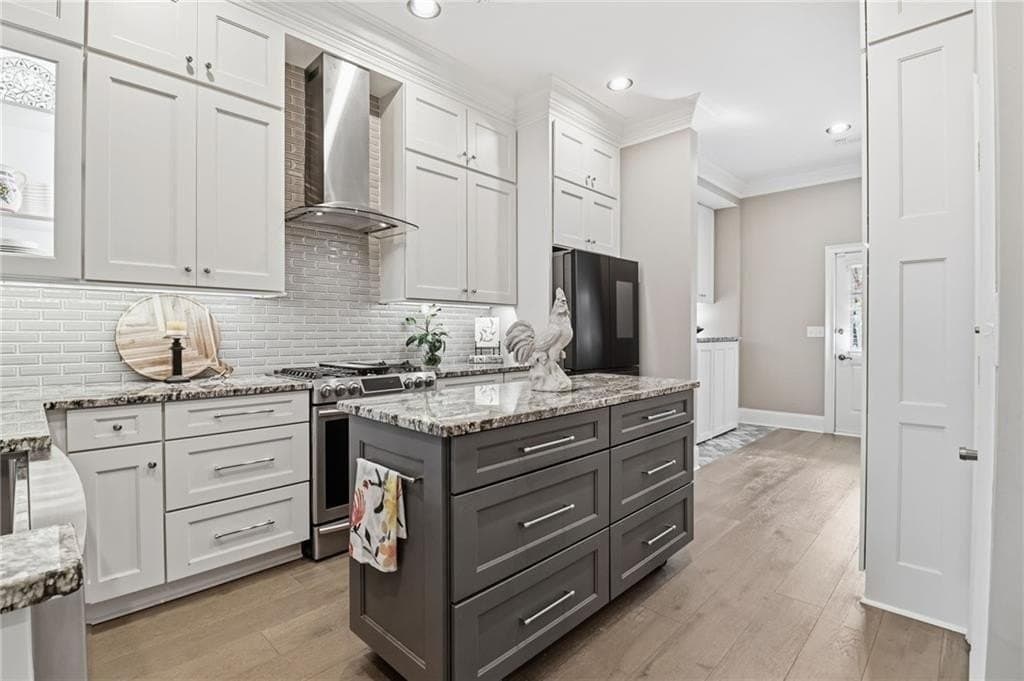 8630 Parker Pl, Roswell