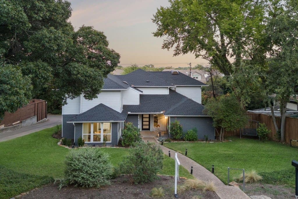 7018 Blackwood Dr, Dallas