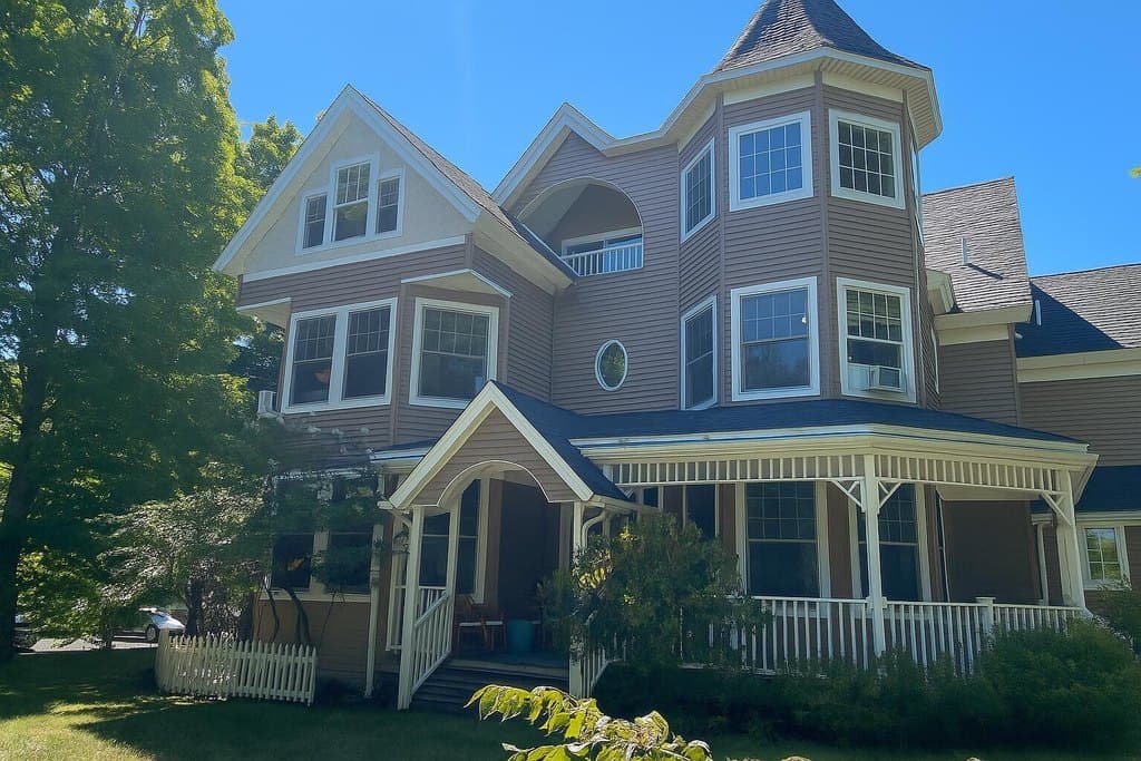 2 Mountain Ave, Bar Harbor