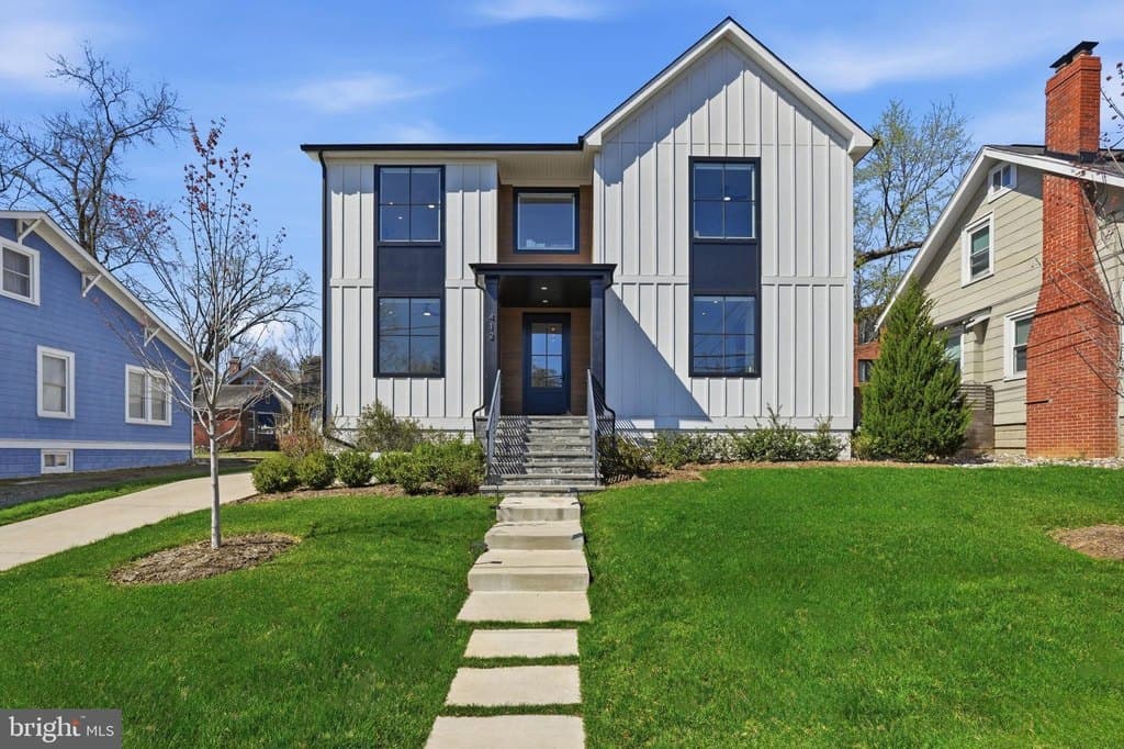 412 N Cleveland St, Arlington