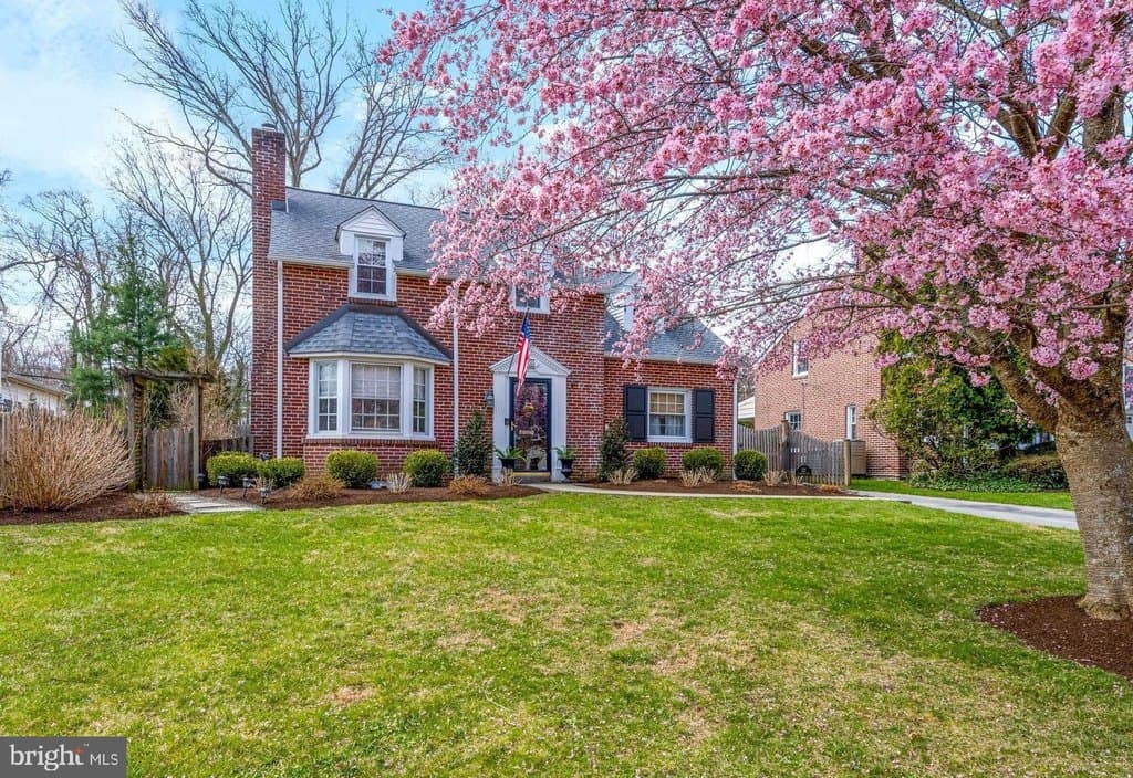 526 E Beech Tree Ln, Wayne