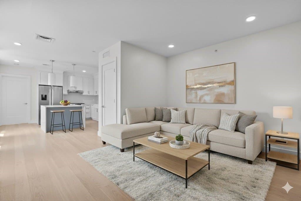 301 Border St Apt 603