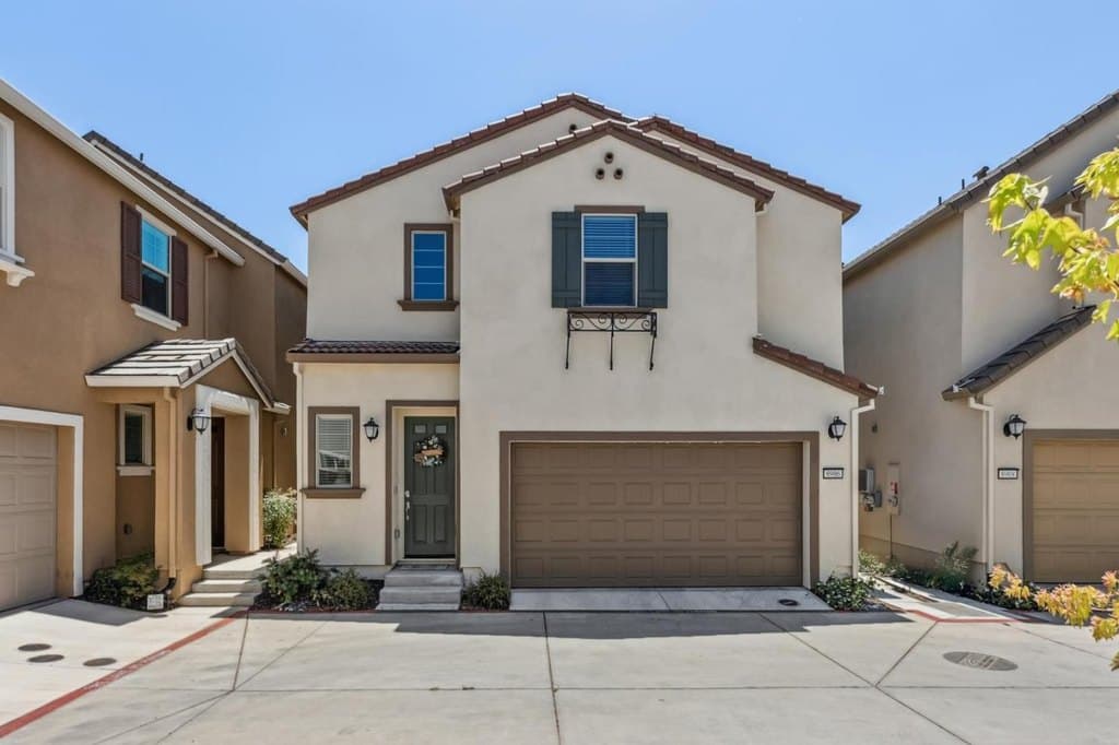 8906 Upbeat Way, Elk Grove