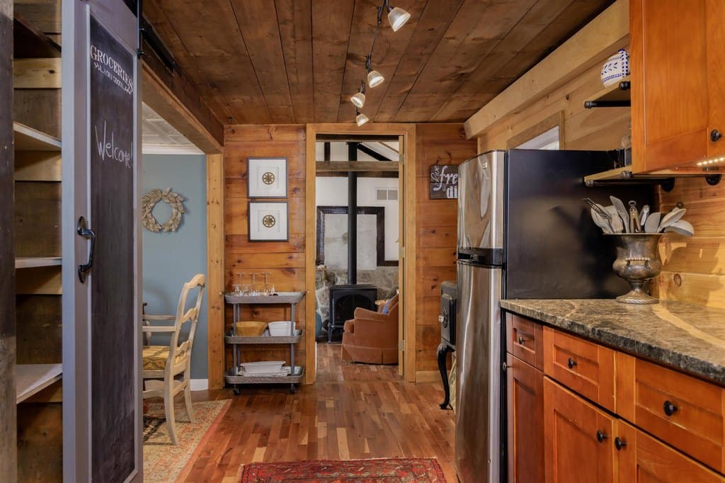 97 Wolfeboro Rd, Hanover