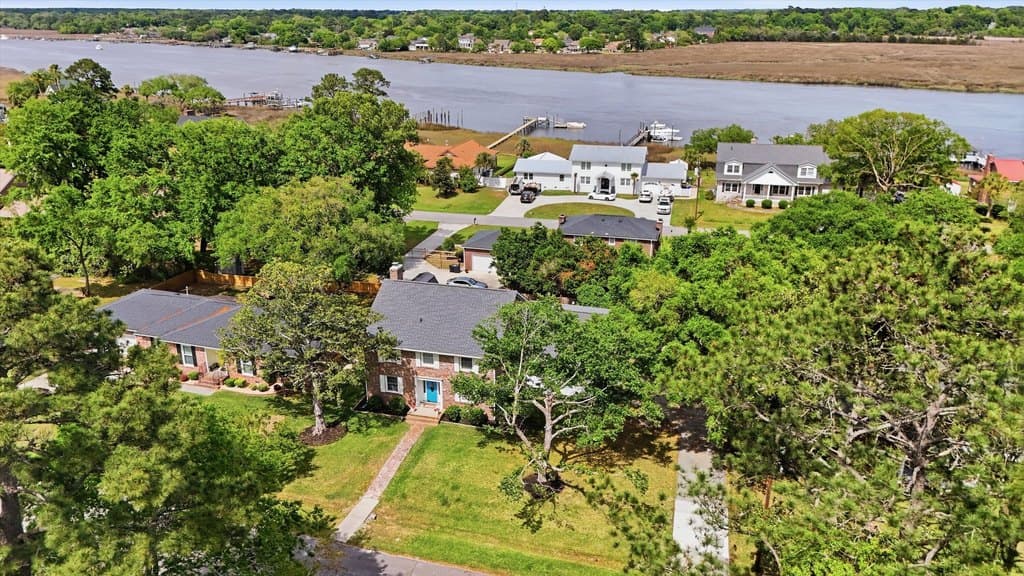 2388 Erskine Ave, Charleston