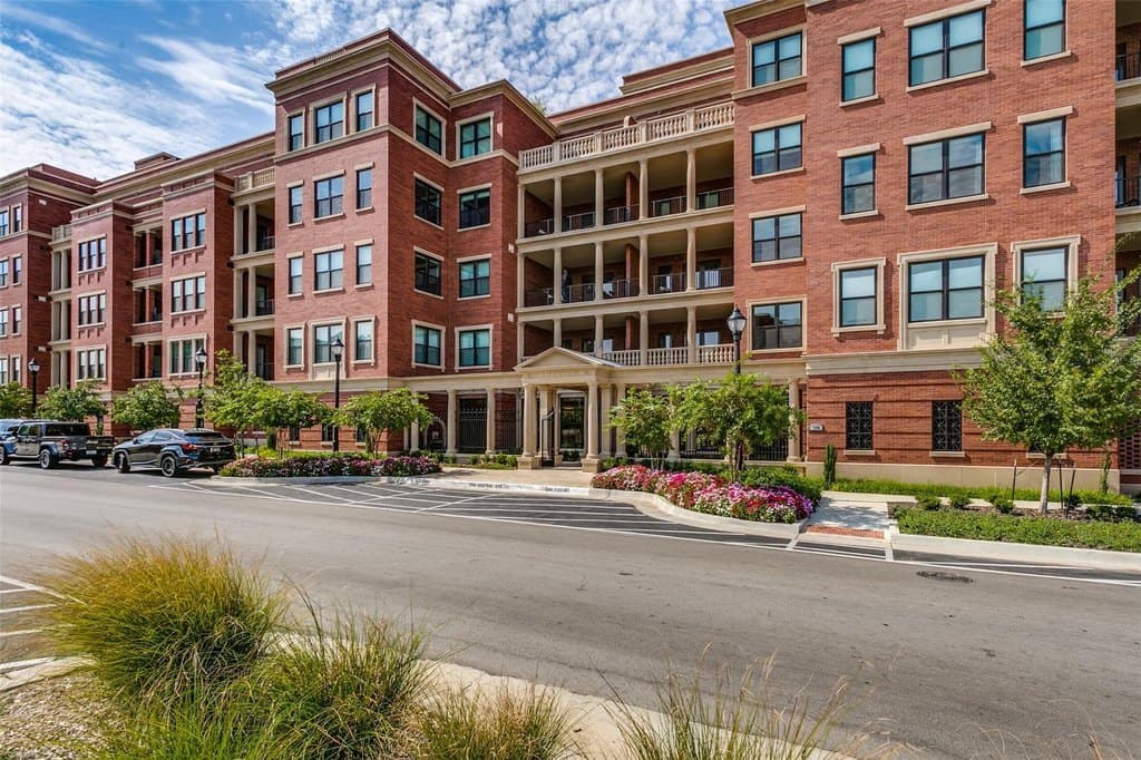 350 Central Ave Unit 206, Southlake