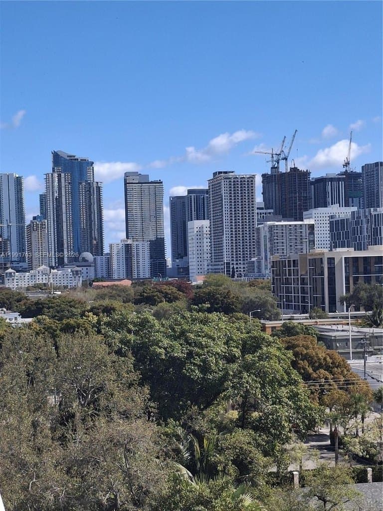 816 NW 11th St Apt 806