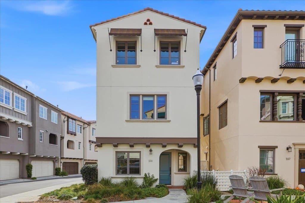 251 Firefly Ter, Fremont