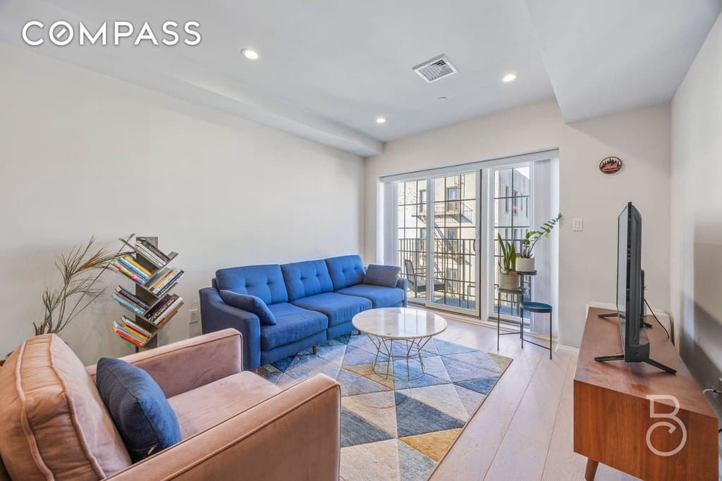 25-74 34th St Unit 4C