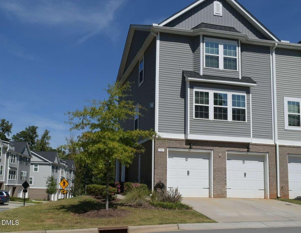 703 Rosefield Dr, Cary