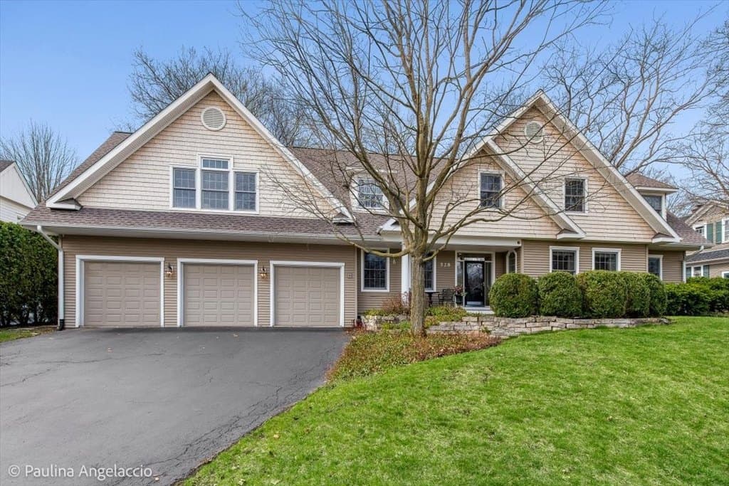 528 S Cook St, Barrington