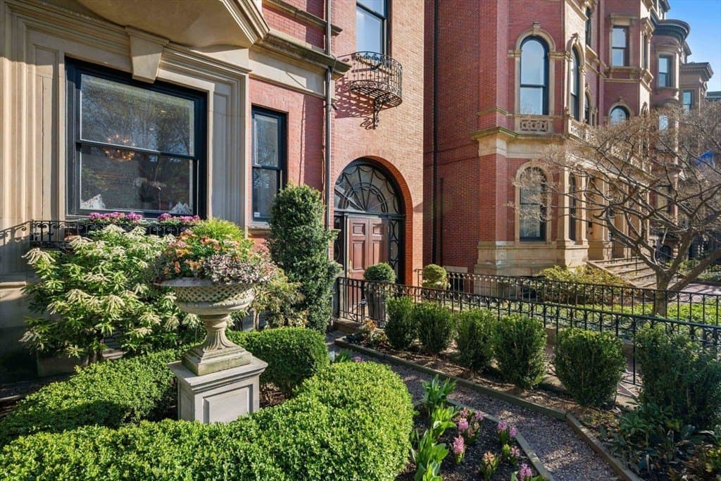 36 Commonwealth Ave Unit 1