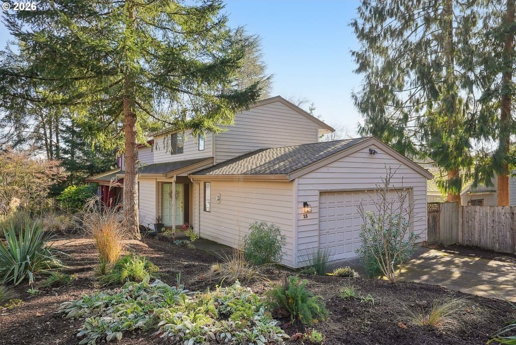 13 Mountain Cir, Lake Oswego