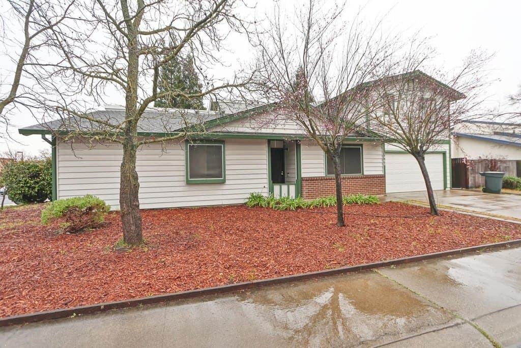 1460 Hickory St, Roseville