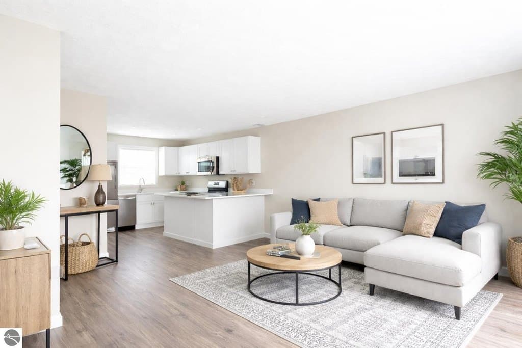 3794 Woodgate Dr, Traverse City