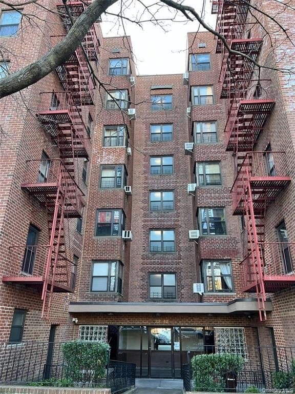 32-40 89th St Unit 611