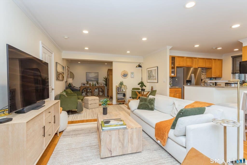 3 Putnam Hl, Greenwich