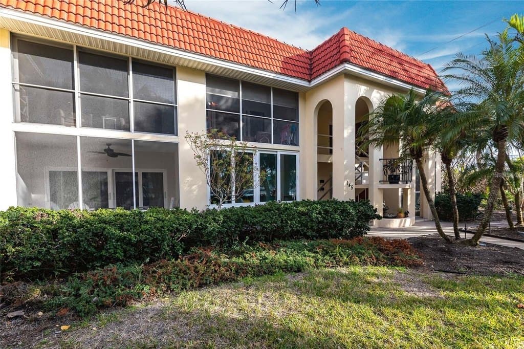145 Avenida Messina Apt 3, Sarasota