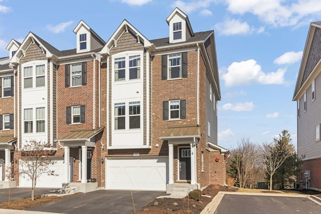 941 Coletta Cir, Naperville