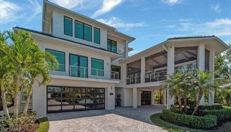 296 Seabreeze Dr, Marco Island