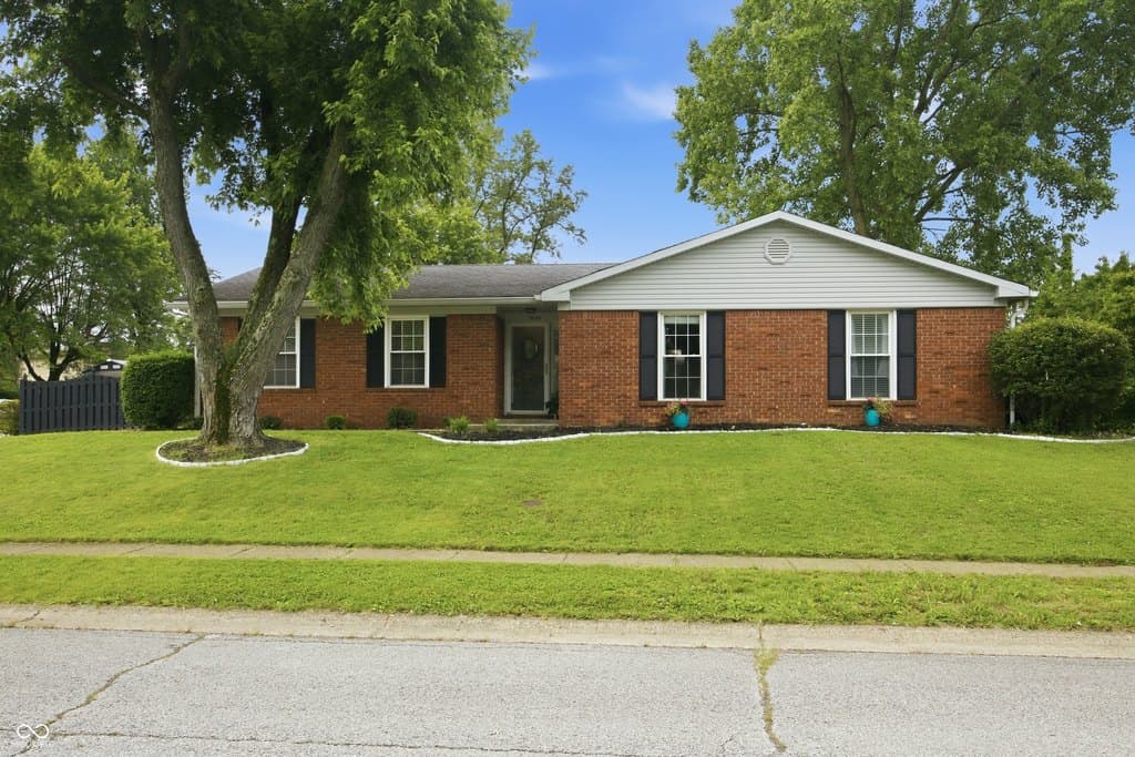 3035 Earl Dr, Indianapolis
