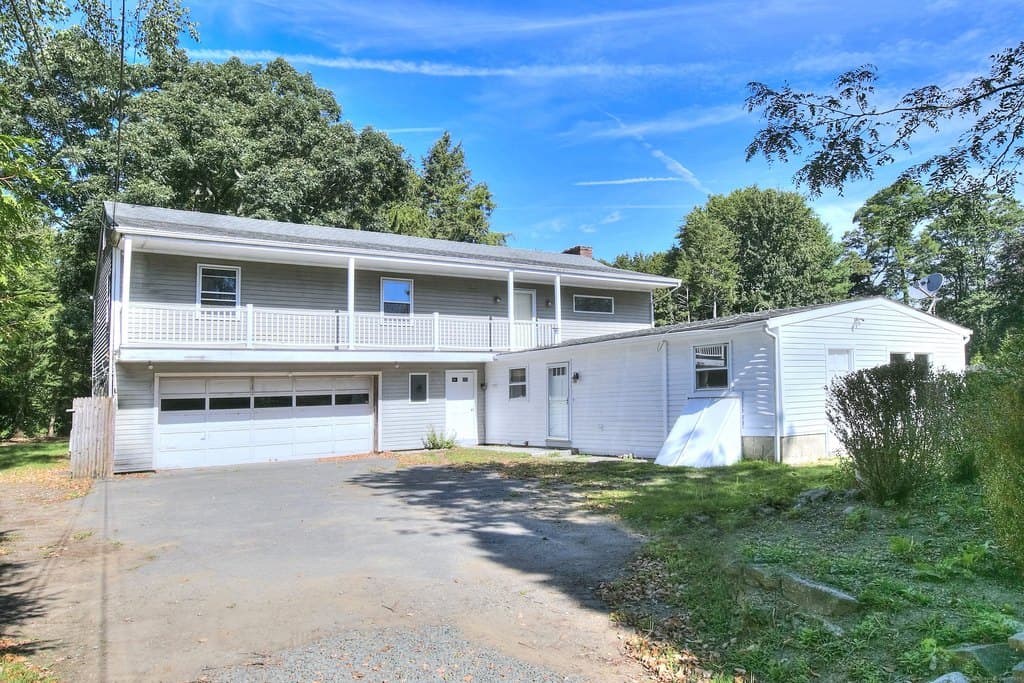 489 Main St, Westport