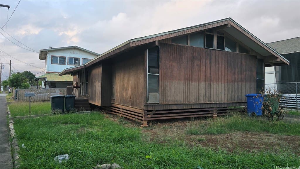 946 Halona St, Honolulu
