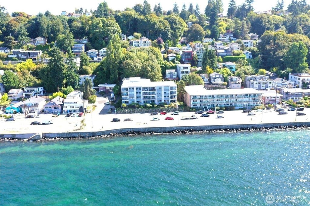 2200 Alki Ave SW Apt 103