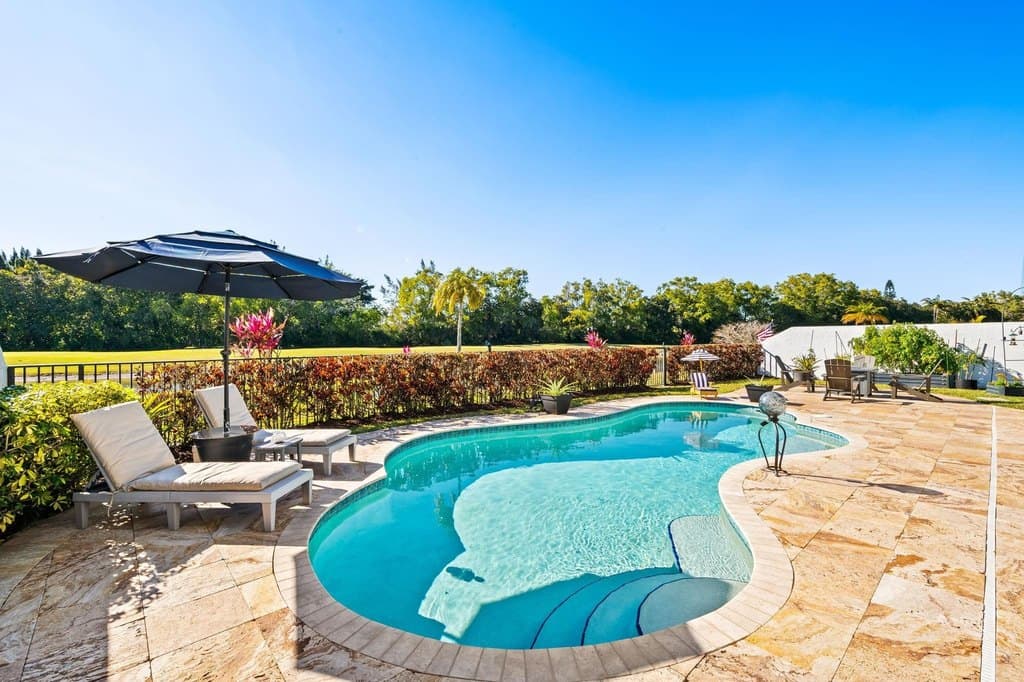 11108 Clover Leaf Cir, Boca Raton