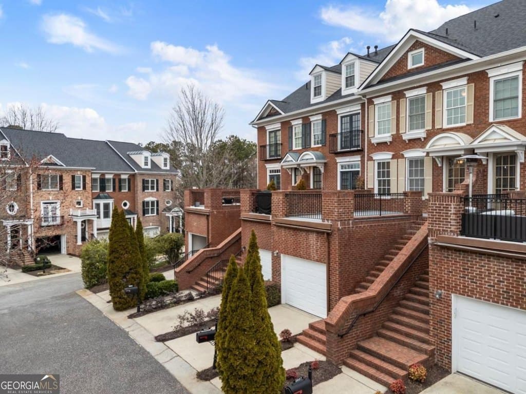 5905 Waters Edge Trl, Roswell