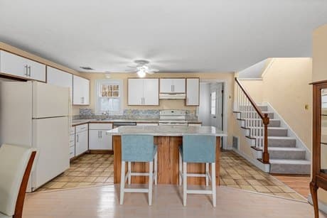 12 State Rd Apt 1B