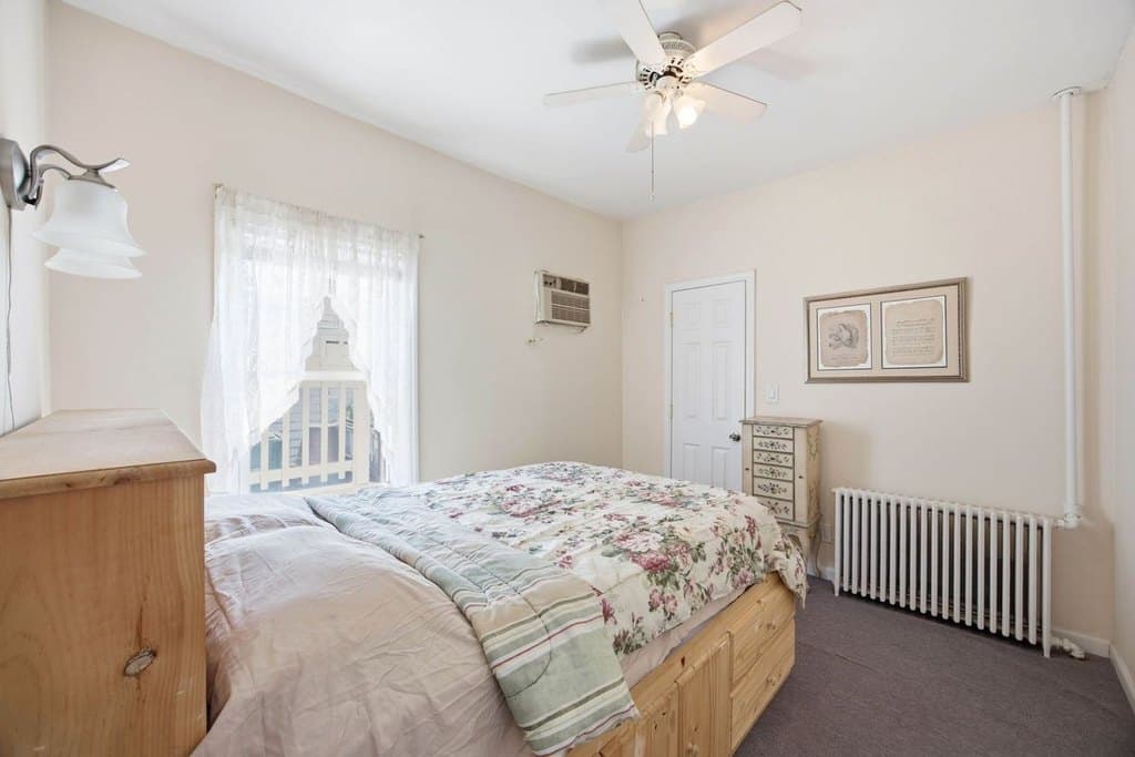 2816 Brown St, Brooklyn