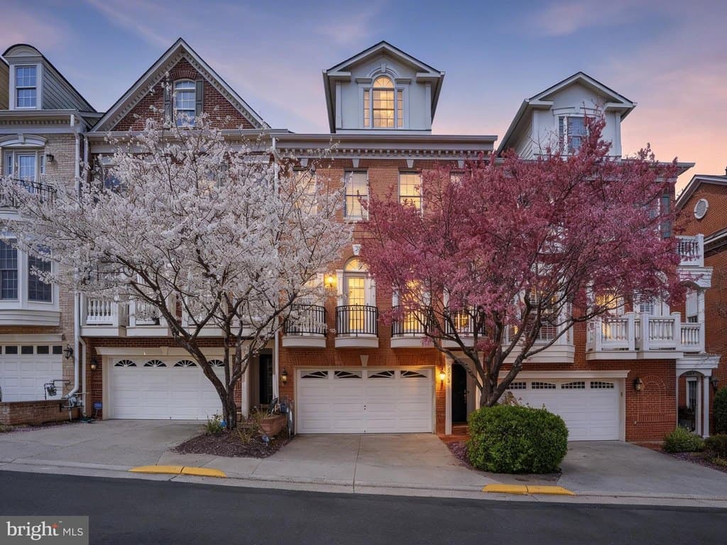 7714 Spoleto Ln Unit 54, McLean