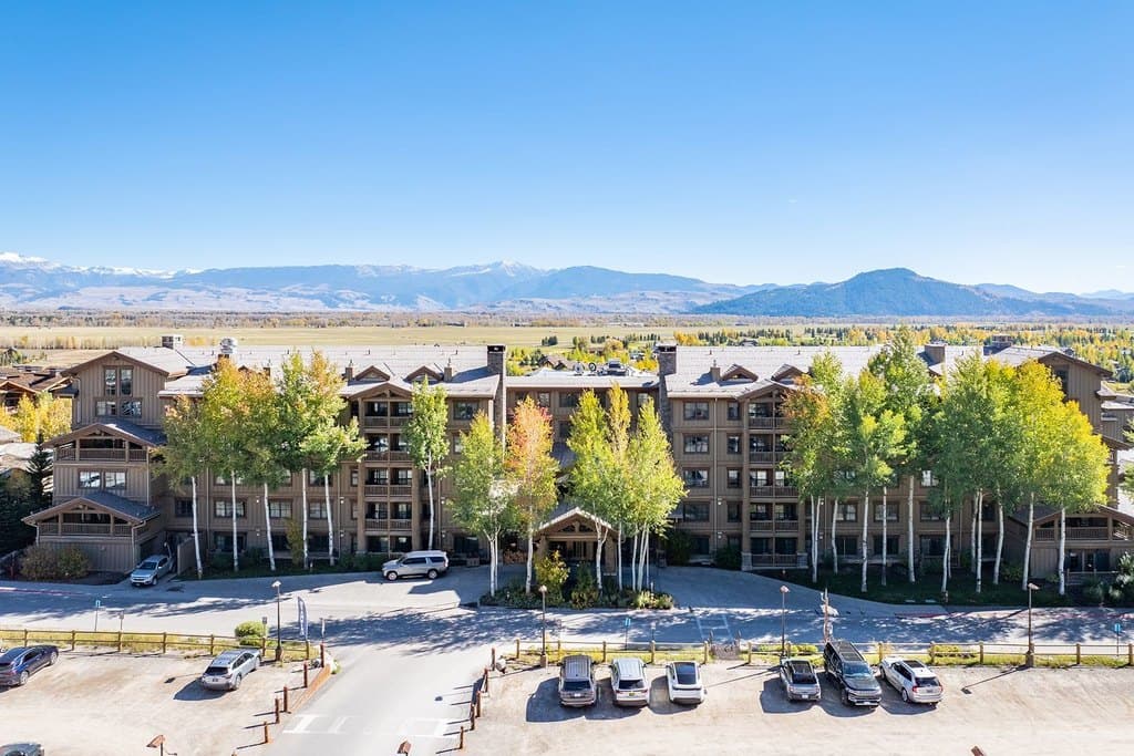 3385 W Village Dr Unit 502, Teton Village