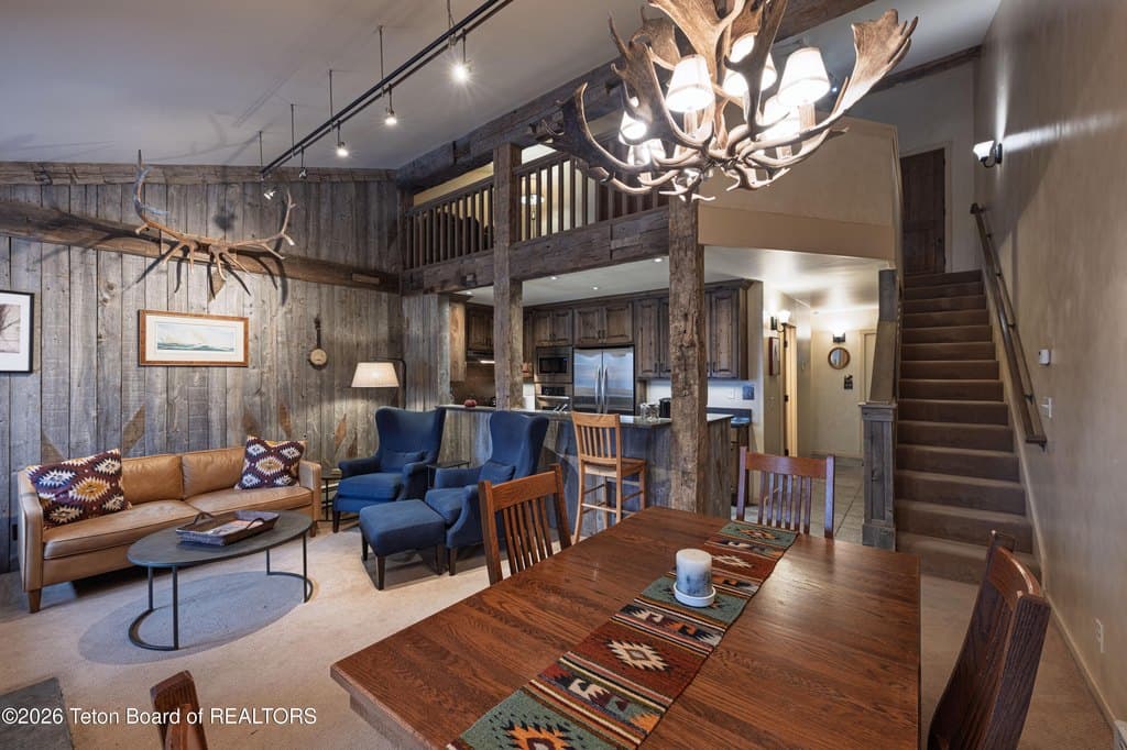 3730 N Lake Creek Dr Unit 25-2 -3, Wilson