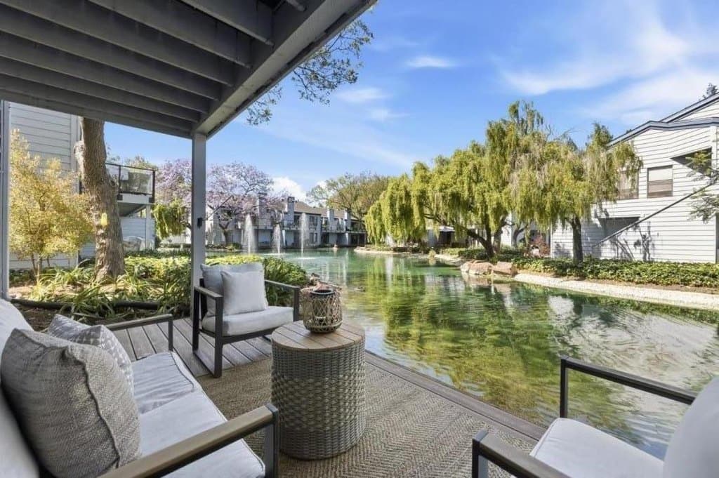 905 W Middlefield Rd Apt 971, Mountain View