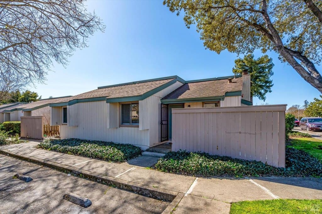 1708 Glenbrook Dr Apt F, Santa Rosa
